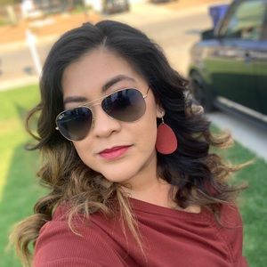 Meet your Posher, Maria